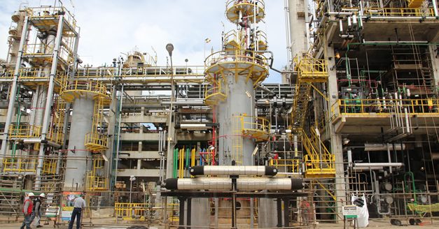 EXCLUSIVO: Privatização de refinarias começa com desabastecimento previsto até março